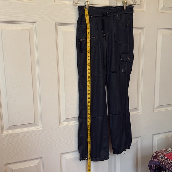 Athleta  Cargo Styled Pants with Pockets EC - Picture 7 of 9